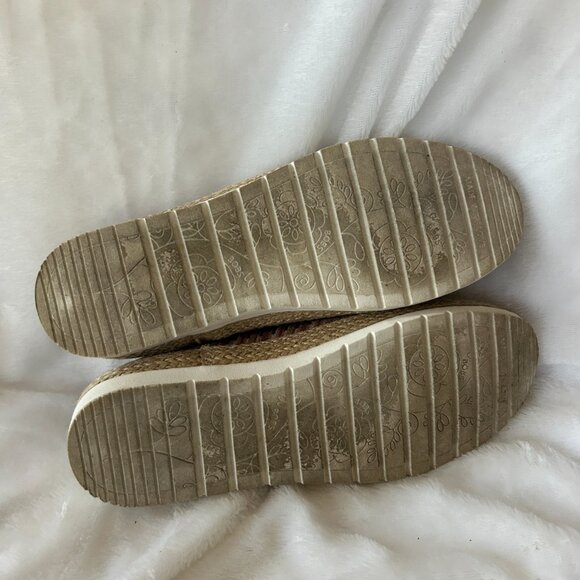 BOBs from Skechers Slip On Shoes Womens Size 8 Tan Mesh Memory Foam Boat Shoes - Picture 6 of 7